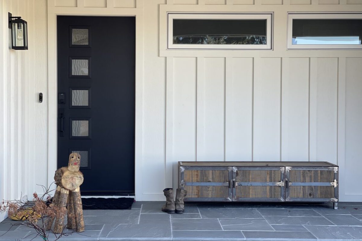 front-porch-door-shoes-cabinet-2023-11-27-05-24-33-utc